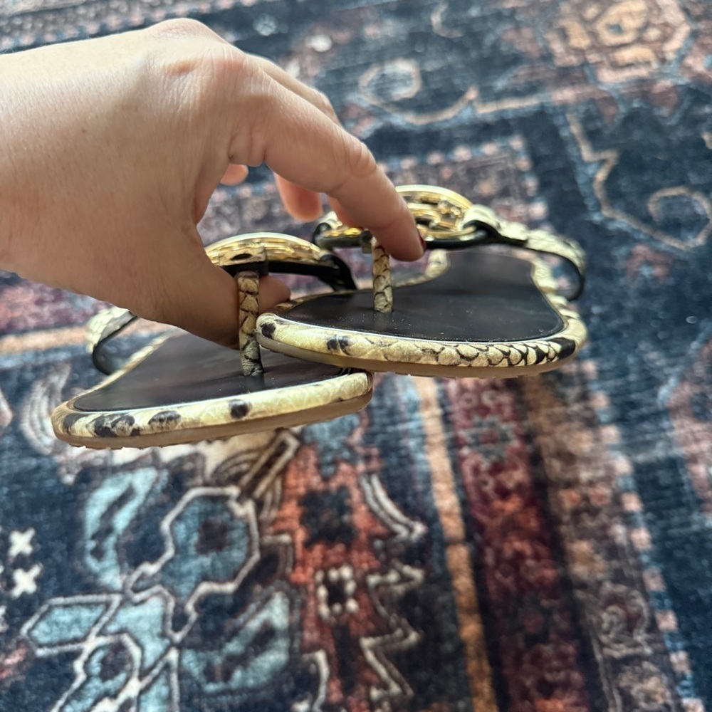 Tory Burch Metal Miller Stamped Snake Printed Leather Sandals Desert Roccia - Picture 6 of 8